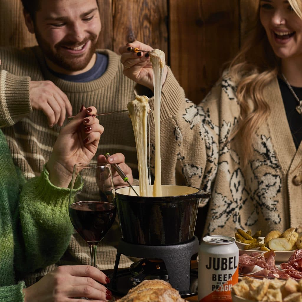 Cover Image for Savour the Slopes with Après-Ski Specials at The King's Arms